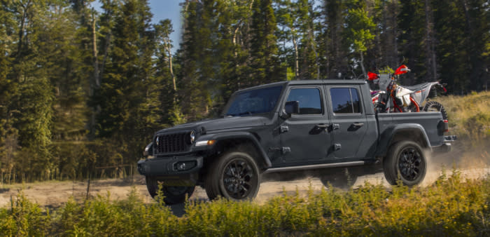 2024 Jeep Gladiator NightHawk; (photo/Jeep)