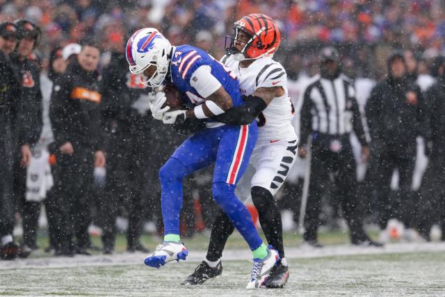 Bills WR Stefon Diggs expresses frustration during and after blowout loss  to Bengals