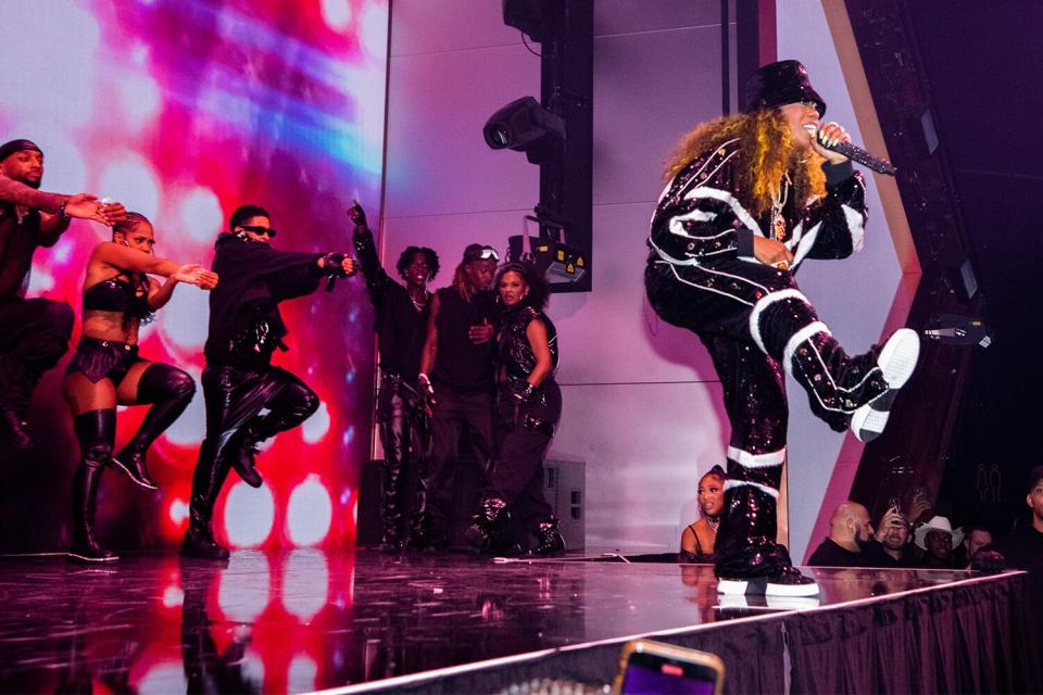  Missy Elliott toasts to an exciting weekend in Las Vegas with PATRÓN EL ALTO, celebrating the launch of the new tequila and her first performance since 2019, Madame Tussauds wax figure unveiling and 20th anniversary of her second studio album, Under Construction.   PHOTO CREDIT: Derek Blanks