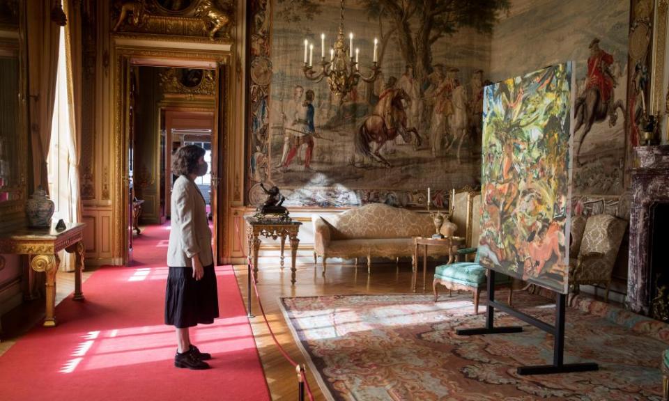 A woman looks at the The Hound with the Horses’ Hooves in Blenheim Palace.