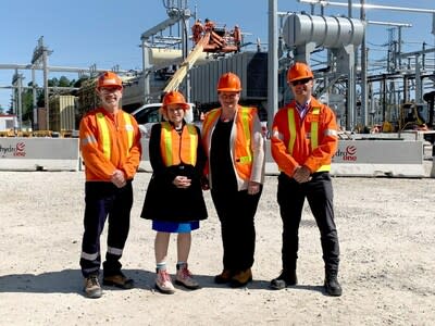 From left to right: Andrew Spencer, EVP of Capital Portfolio Delivery for Hydro One, Sylvia Jones, MPP for Dufferin-Caledon, Lisa Post, Mayor of Orangeville and Rob Koekkoek, President of Orangeville Hydro, celebrate local electricity infrastructure investment at the Orangeville Transmission Station (CNW Group/Hydro One Inc.)
