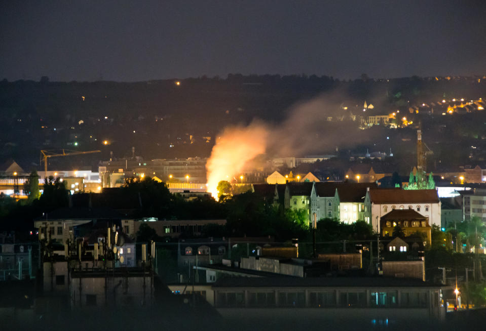 Die in Dresden gefundene Fliegerbombe ist am späten Mittwochabend zum Teil explodiert (Bild: dpa)