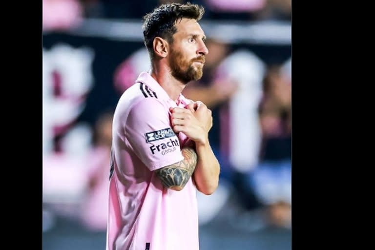 Lionel Messi con un festejo a lo Black Panther ante Orlando City (Foto: Twitter @Delph6793)