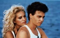 Da war er unter anderem in dem Film "Private Resort" (1985) zu sehen. Wer sich unter dem Titel nichts vorstellen kann: Hierzulande wurde die Teenie-Komödie, die sich laut dem "Lexikon des internationalen Films" vor allem durch die "ausgiebige Präsentation knapper Bikinis" auszeichnet, als "Der Superaufreißer" vermarktet. Alles klar? (Bild: TriStar)