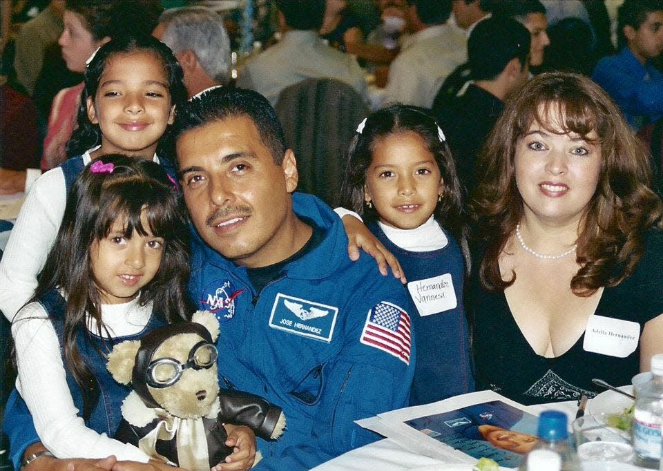 José Moreno Hernández's family