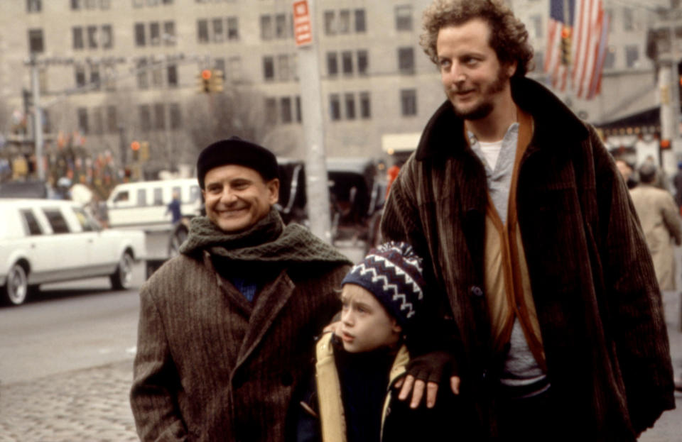 Kevin with the wet bandits in the second Home Alone movie