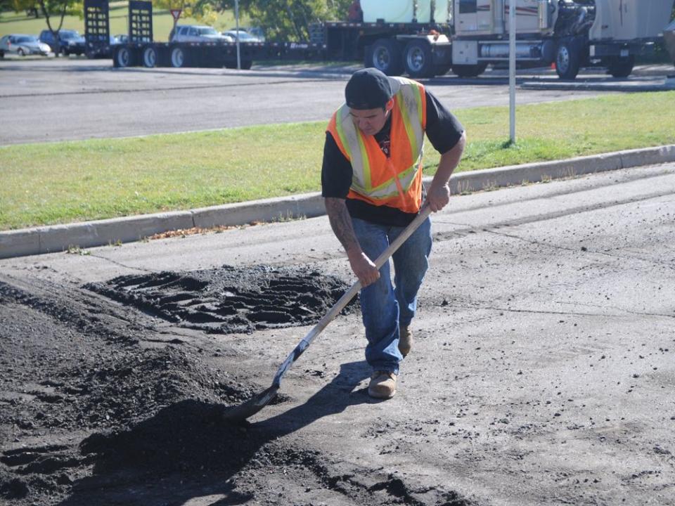  Research shows that Alberta crude produces asphalt binder of virtually unparalleled quality.