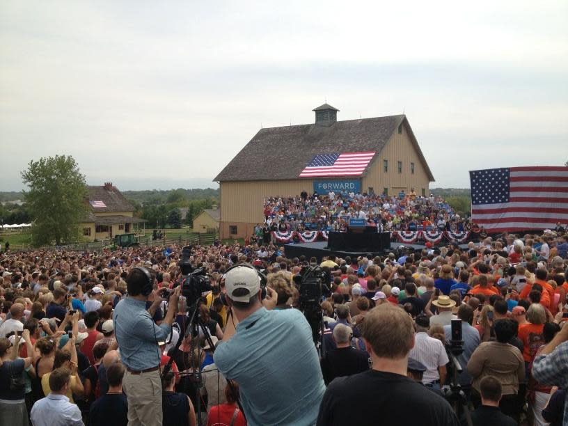 Pres Obama in Urbandale... - <a href="https://twitter.com/OKnox" rel="nofollow noopener" target="_blank" data-ylk="slk:@OKnox;elm:context_link;itc:0;sec:content-canvas" class="link ">@OKnox</a>, via Twitter