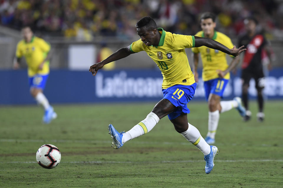 LOS ANGELES, CALIFORNIA - SEPTEMBER 10: Vinicius Jr. #19 of Brazil kicks the ball in the 2019 International Champions Cup match against Peru on September 10, 2019 in Los Angeles, California. (Photo by Kevork Djansezian/Getty Images)