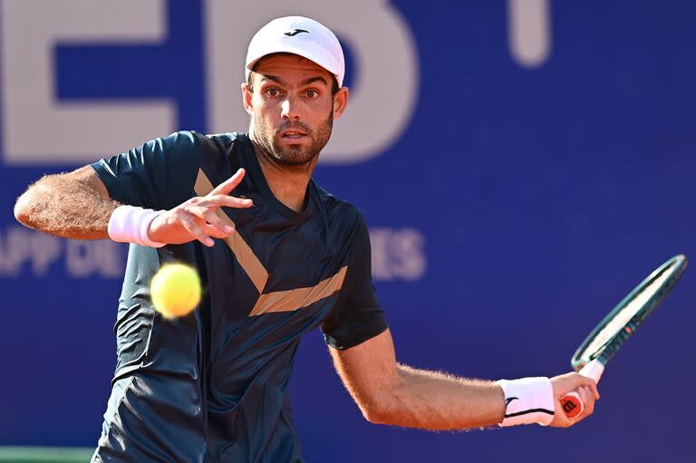 El argentino Facundo Díaz Acosta, último campeón del ATP de Buenos Aires, avanzó a los 8vos de final de Barcelona