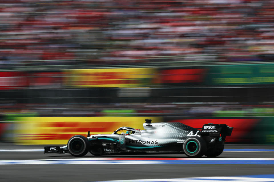 MEXICO CITY, MEXICO - OCTOBER 27: Lewis Hamilton of Great Britain driving the (44) Mercedes AMG Petronas F1 Team Mercedes W10 on track during the F1 Grand Prix of Mexico at Autodromo Hermanos Rodriguez on October 27, 2019 in Mexico City, Mexico. (Photo by Mark Thompson/Getty Images)