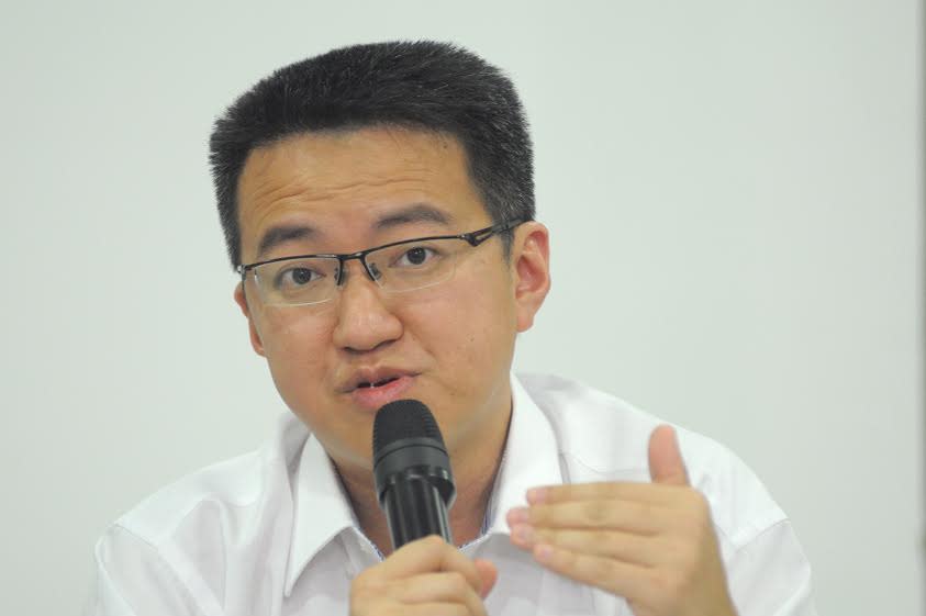 DAP Johor chief Liew Chin Tong cited how Selangor had recently announced a RM73.87 million aid package while Penang had approved a RM20 million financial assistance package to help those affected by the second round of the movement control order (MCO). — Picture by KE Ooi