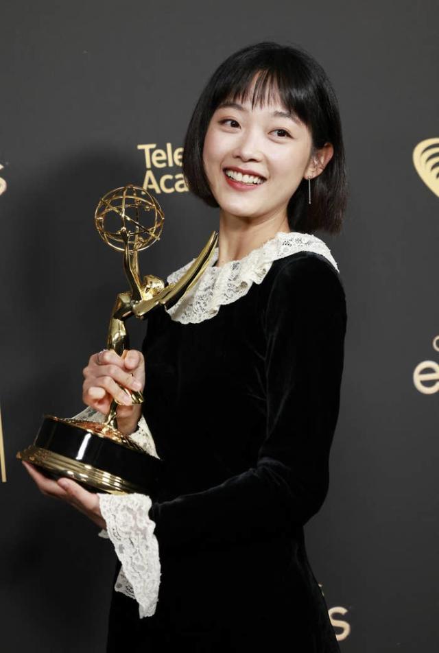 Squid Game' cast members Lee Jung-Jae, Hoyeon reunite at Emmys 2022 red  carpet