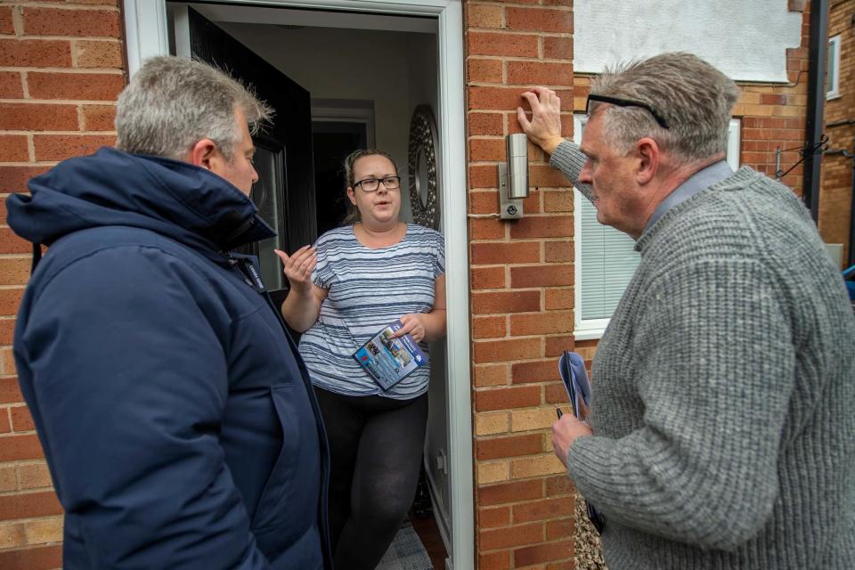 Conservative candidate for Ashfield Lee Anderson out canvassing (Robert Rathbone)