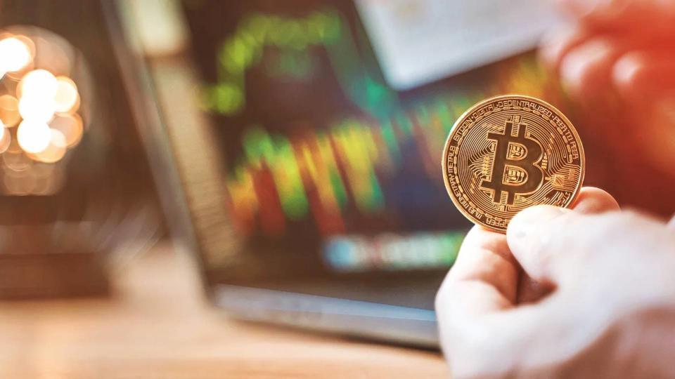 Bitcoin cotiza en la órbita de los u$s45.000 en el inicio de la semana