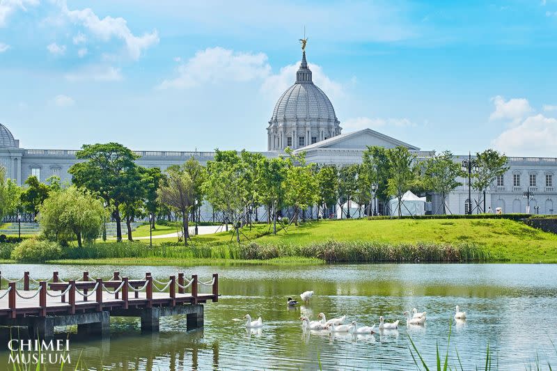 ▲國小畢業旅行近來話題不斷，台南奇美博物館是不少畢旅必踩景點之一。（圖／奇美博物館臉書）