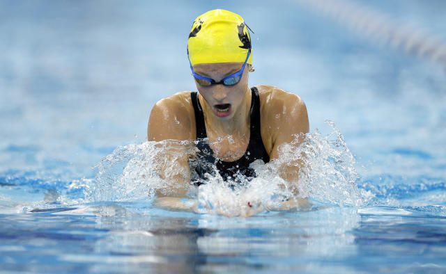 Swimming: Teenager Summer McIntosh smashes 400m freestyle swimming world  record at Canadian trials