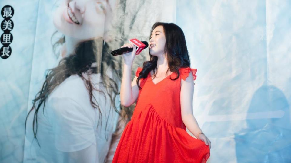 陳紫渝現場演唱個人單曲〈You Say〉。（圖／時報出版提供）