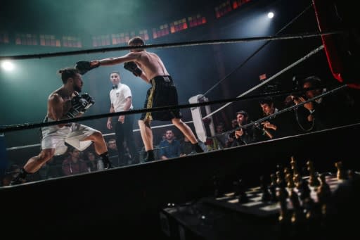France's first competitive bout of chessboxing drew an enthralled crowd to Paris's Cabaret Sauvage