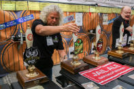 <p>Hundreds of visitors sample 900 different real ales, craft beers international beers, ciders at the CAMRA Great British Beer Festival, August 8, 2017 in London, England. (Photo: Amer Ghazzal/REX/Shutterstock) </p>
