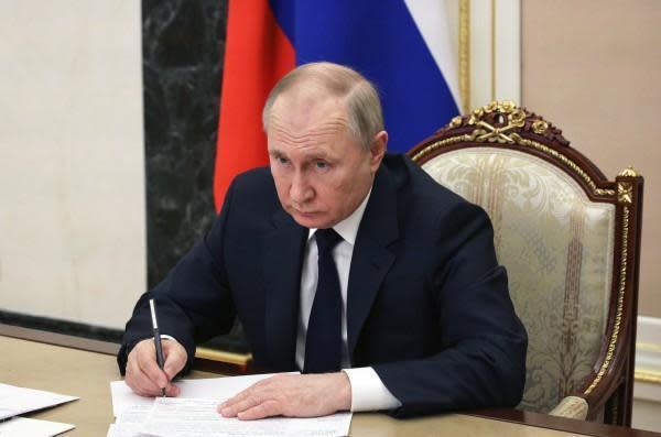 普丁簽署局部動員令，並放話會動用「俄國一切所有」保衛國土，被解讀可能動用核子武器的威脅。（翻攝自克里姆林宮推特）