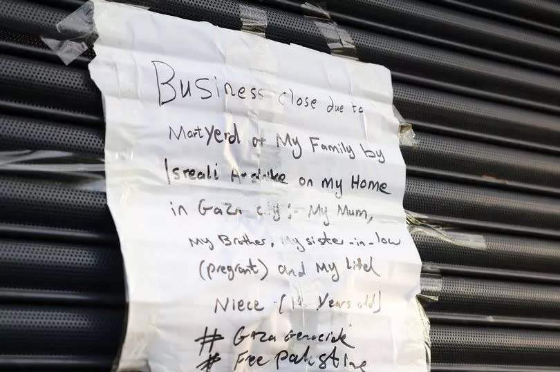 The note detailing the reason why Dalloul's takeaway was closed