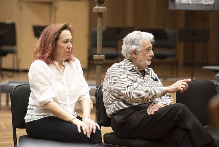 Plácido Domingo y María José Siri, el martes 5, preparando lo que sería el primer concierto