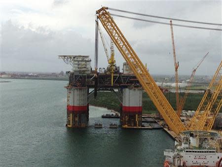 Chevron Corp assembles two ultramodern deepwater oil production platforms at a shipyard in Ingleside, Texas, September 20, 2013. REUTERS/Kristen Hays