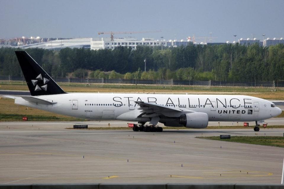 United Airlines Now Tells Pilots No Drinking for 12 Hours Before Shift Starts