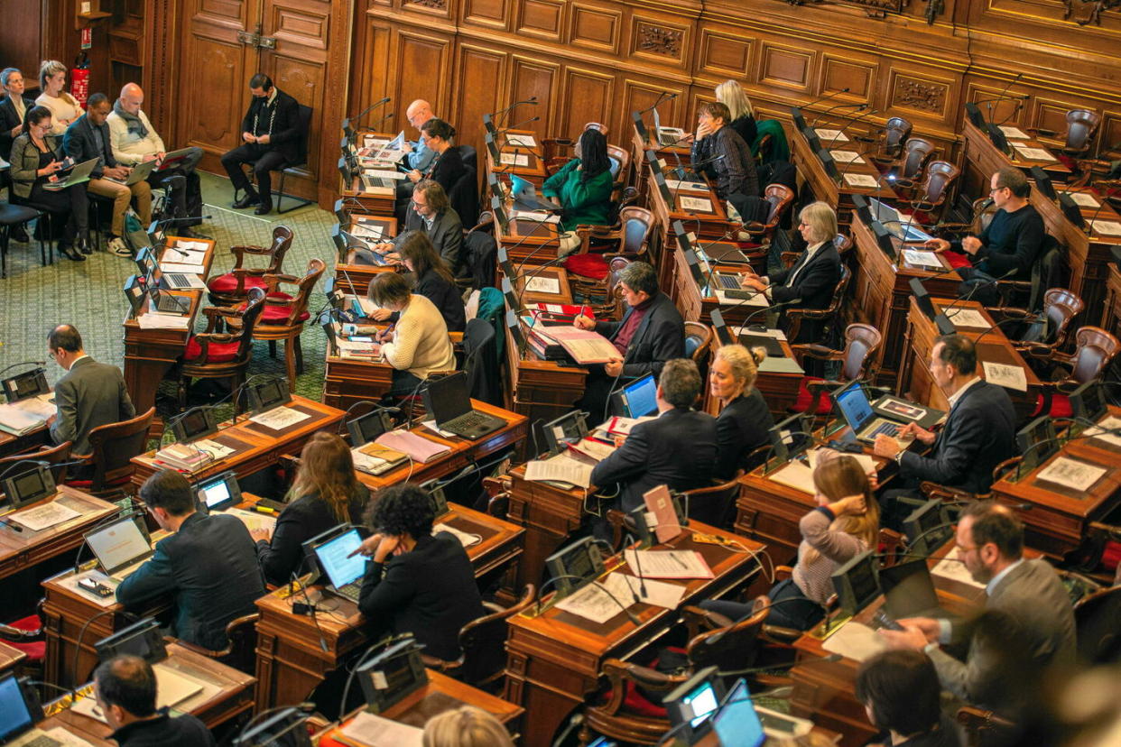 Une minute de silence en hommage aux civils palestiniens va être observée pendant le Conseil de Paris, mardi 21 mai.  - Credit:CEDRIC LEMOINE/SIPA / SIPA / CEDRIC LEMOINE/SIPA