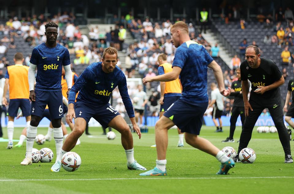 Spurs players warm-up before kick-off (Action Images via Reuters)