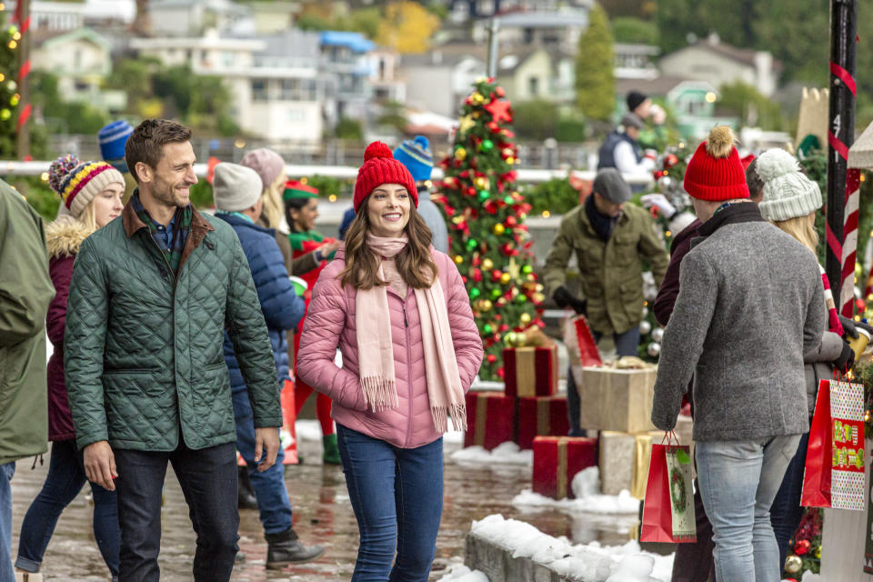 Andrew Walker, Ashley Greene, Christmas On My Mind, 2019