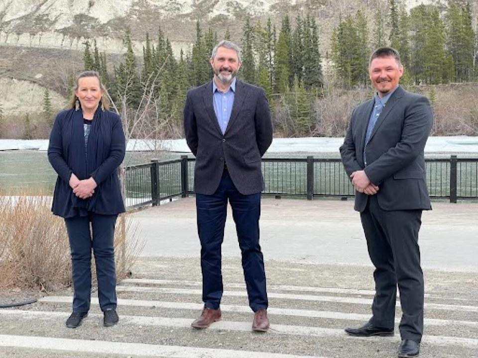 N.W.T. Premier Caroline Cochrane, left, with Yukon Premier Sandy Silver and Nunavut Premier P.J. Akeeagok in Whitehorse on Monday. The premiers met for the first in-person Northern Premier's Forum since 2019.  (Vincent Bonnay/Radio-Canada - image credit)