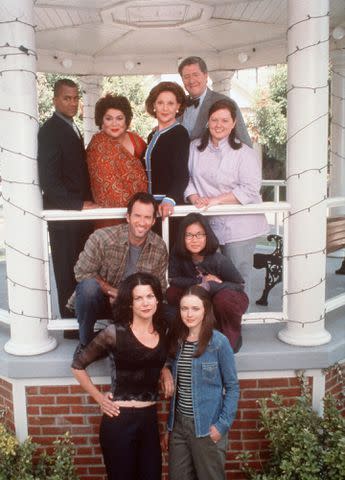 <p>Warner Bros Tv/Kobal/Shutterstock</p> Cast of 'Gilmore Girls'