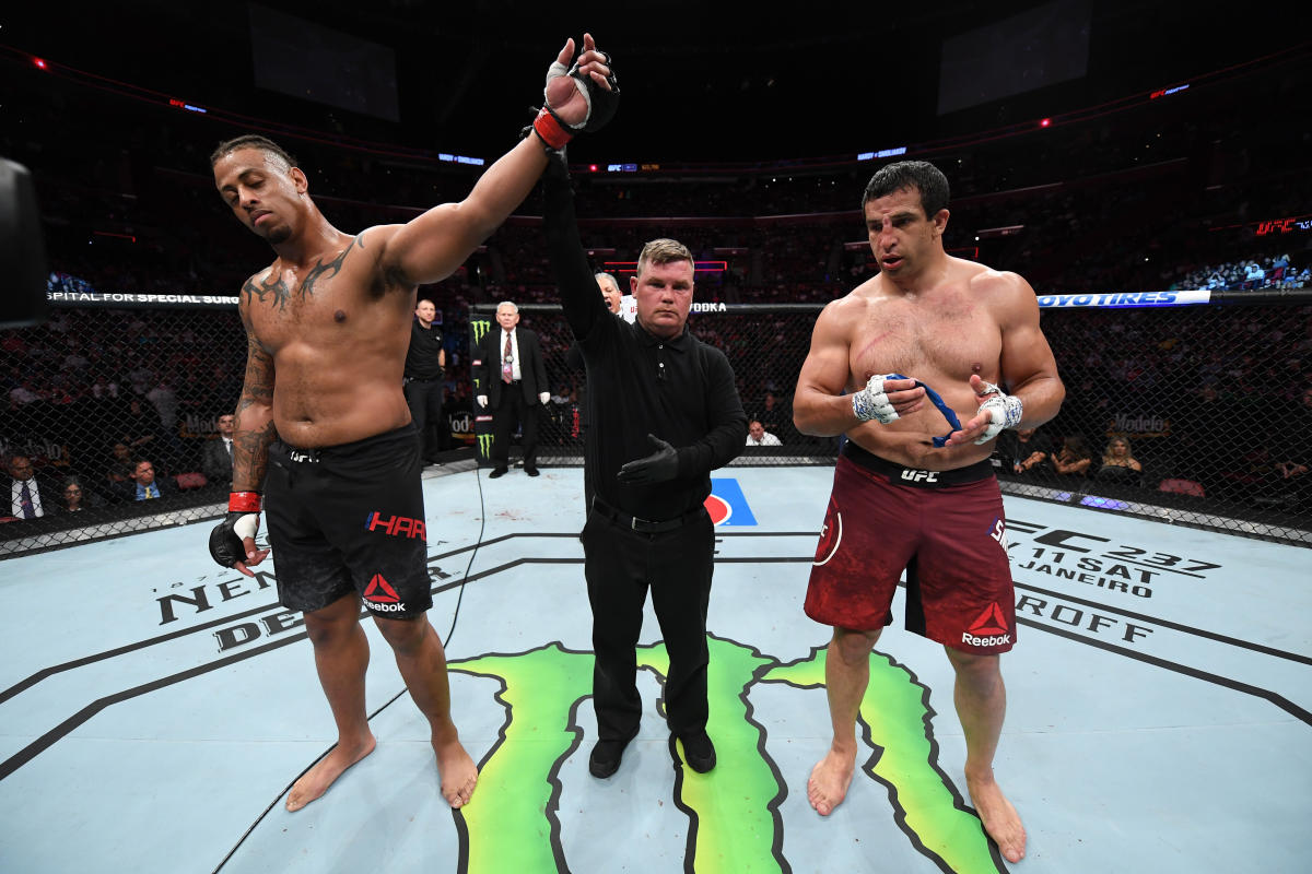 Greg Hardy loses UFC fight in Moscow - NBC Sports