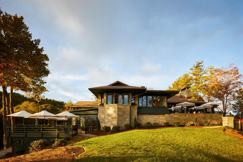 Exterior of Skyline Lodge