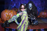 <p>keeping her cool on Sept. 17 at Knott's Scary Farm in Buena Park, California.</p>