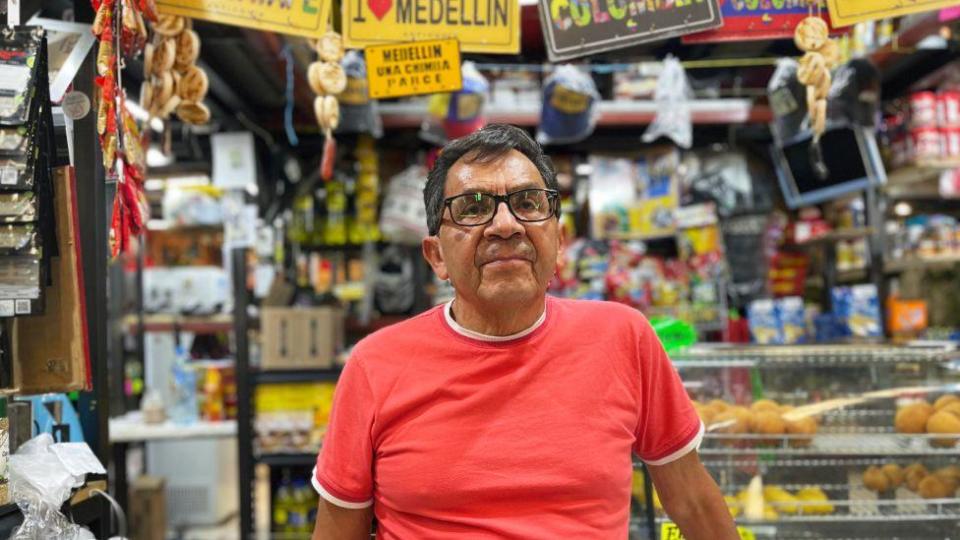 Alfonso en el Mercado Medellin