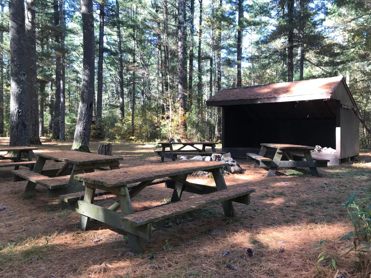 The Shelter Trail is named for a three-sided wooden shelter just off Frosty Hollow Road.