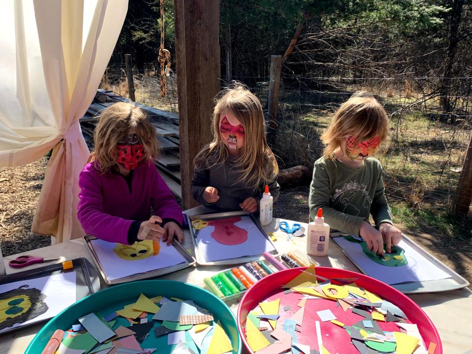 Ruth Strance, Evie Ingle and Dahlia Blevins in an outdoors art class hosted by Corelli Art Studio.