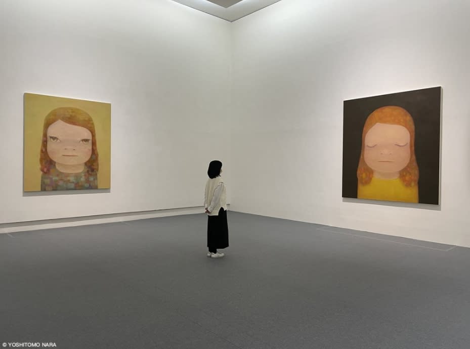 日本藝術家奈良美智特展將於12日起在國立台北藝術大學關渡美術館展出，不只有首次海外展出的「月光小姐」（右），還有為台灣創作的「朦朧潮濕的一天」（左）。（©YOSHITOMO NARA，文化總會提供）