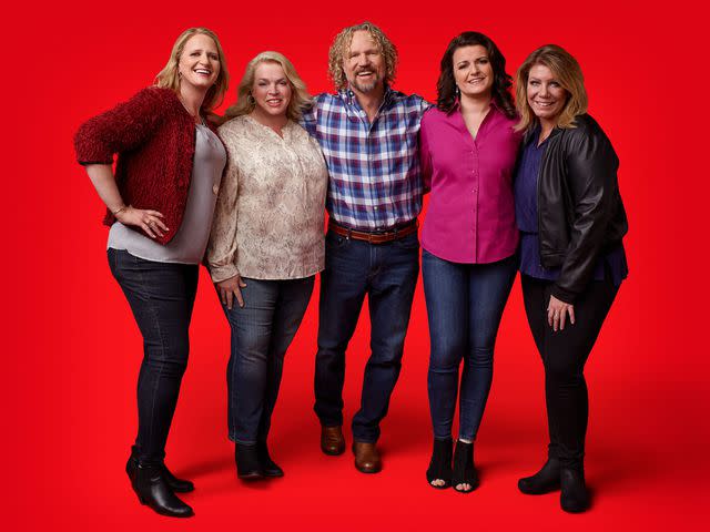 TLC (L-R) Christine Brown, Janelle Brown, Kody Brown, Robyn Brown and Meri Brown are pictured in a promotional still for TLC's 'Sister Wives'..