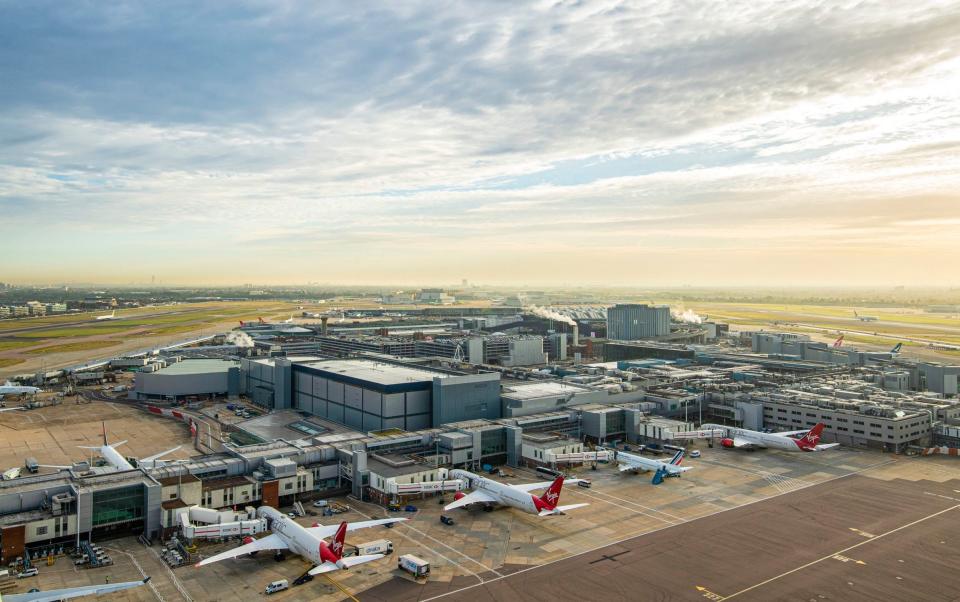 Heathrow refuelling staff will go on strike for three days over the May bank holiday weekend