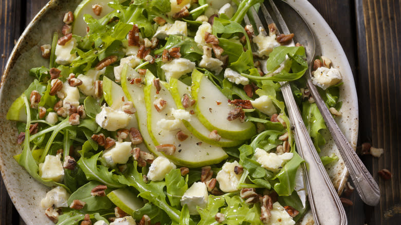 pear and gorgonzola salad