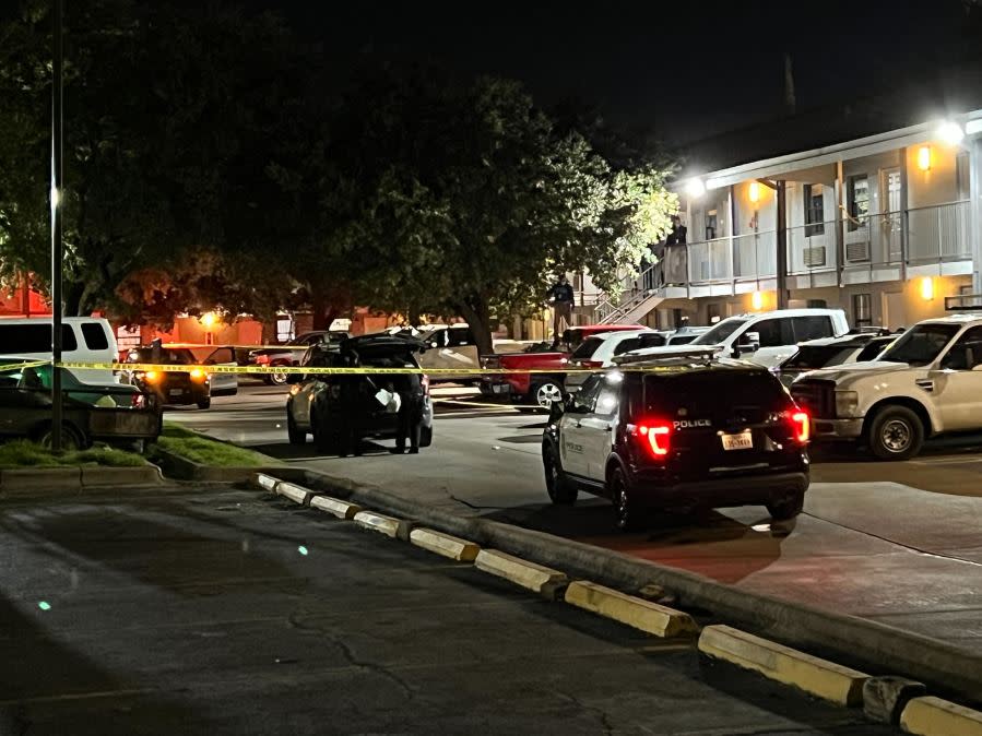 Homicide investigation at Super 8 motel in south Austin Feb. 1, 2024 (KXAN Photo/Todd Bailey)