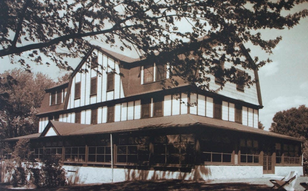 A 1946 photograph of the original Seven Seas building in Delafield, where The Commodore plans to open in 2024.