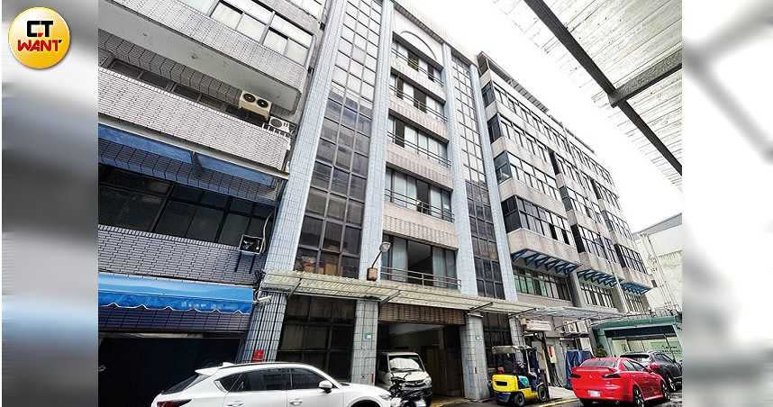 去年營收逾239億元的漢唐，台北辦公室位於新北市新店區工業區旁不起眼的一隅。（圖／張文玠攝）