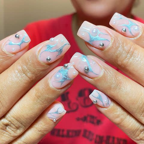 <p>Instagram: <a href="https://www.instagram.com/fleuryrosenails/" data-component="link" data-source="inlineLink" data-type="externalLink" data-ordinal="1">@fleuryrosenails</a></p>