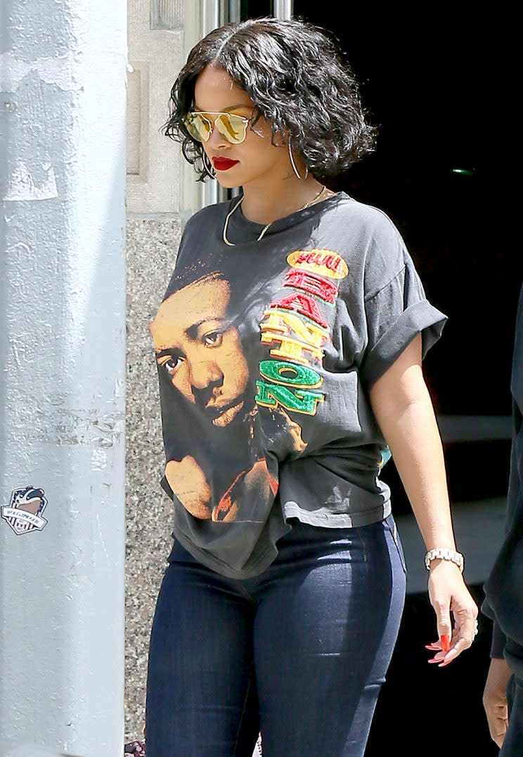 Rihanna showed off her curves in NYC on May 24. (Photo: BACKGRID)