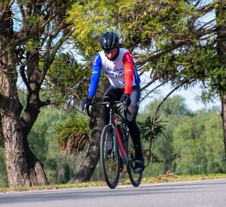 Jorge Horche en su bicicleta